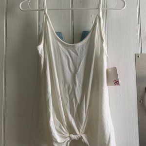 So white knitted tank top with knot